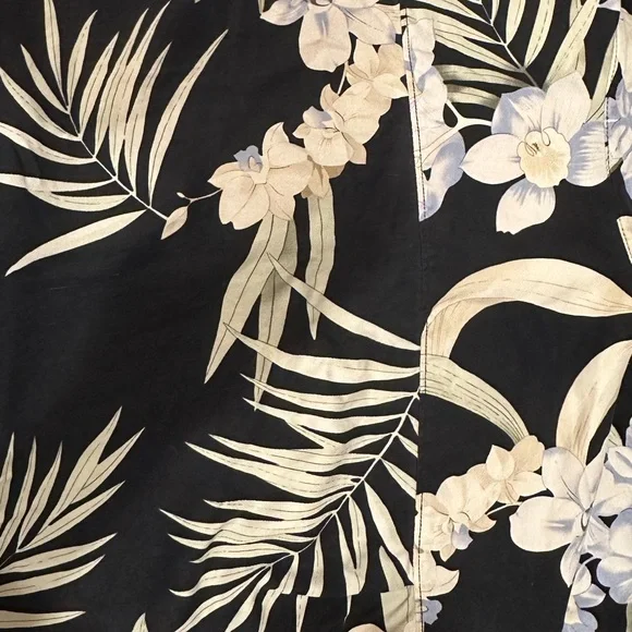 TOMMY BAHAMA Mens Hawaiian Shirt 100% Silk Short Sleeve Tropical Floral Size XXL - Picture 2 of 13